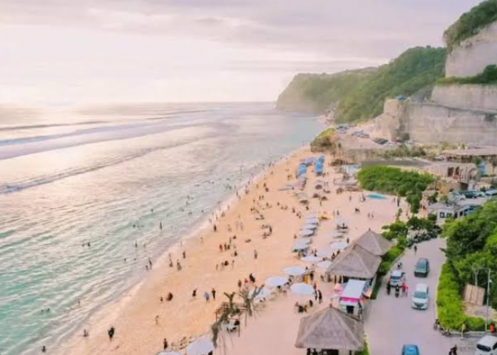 4+ Rekomendasi Pantai di Pulau Bali Dengan Pesona Alam Yang Memukau
