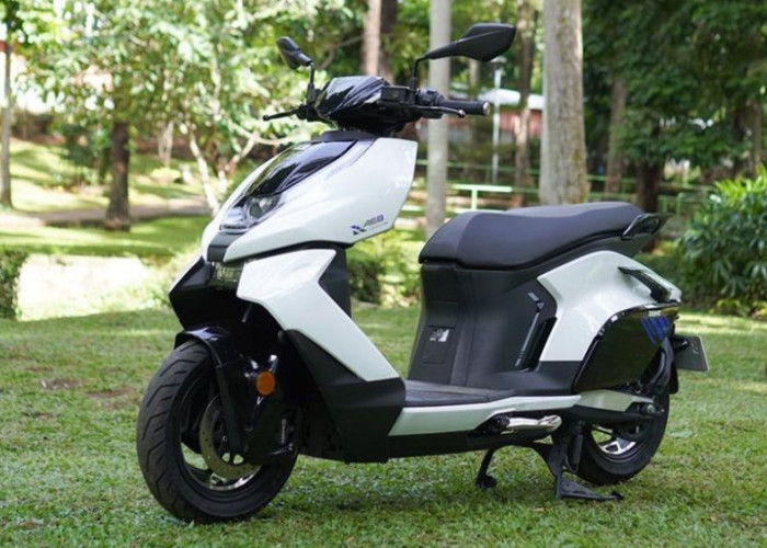 Motor Listrik Zeeho AE8 Torsi 1000 Cc, Jarak 190 Km, NFC, Mode Sport Bertenaga & Desain Premium untuk Harian