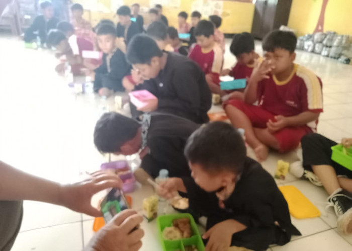 Launching Makan Bergizi di  SDN Cijurai I 