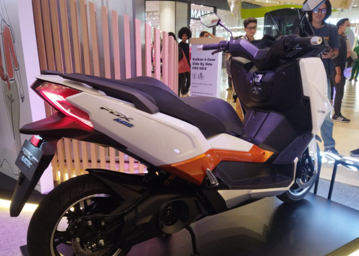 Ditenagai Baterai LiFePO4 Daya 5000 Watt, Jarak Tempuh Motor Listrik Polytron Fox 500 Tembuh 150 Km