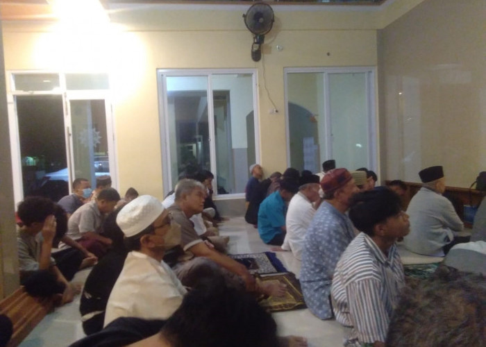 Salat Gerhana Bulan di Masjid Almanar