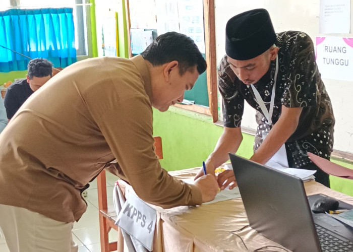 Di TPS X  Pj Bupati Dedi,  Suara  Eman Ungguli  Karna