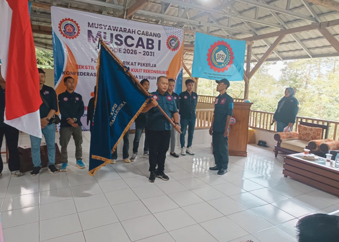 Buruh Majalengka Hadapi Tantangan Upah Rendah dan Industri Robotik