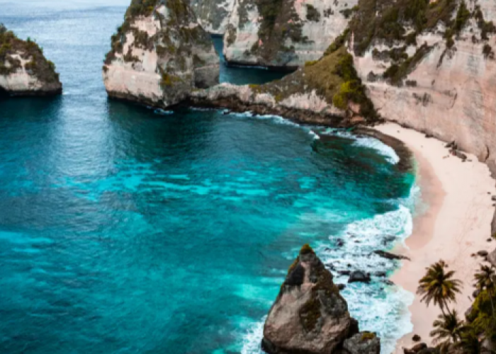 5 Pantai di Papua yang Memiliki Pemandangan Indah Yang Sangat Memukau Mata