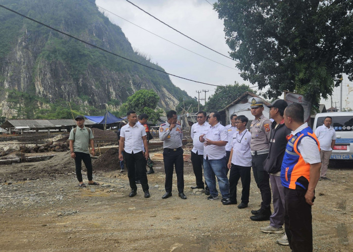 Petugas Gabungan Tindaklanjuti Keluhan Warga soal Ceceran Material di Jalan Majalengka–Cirebon