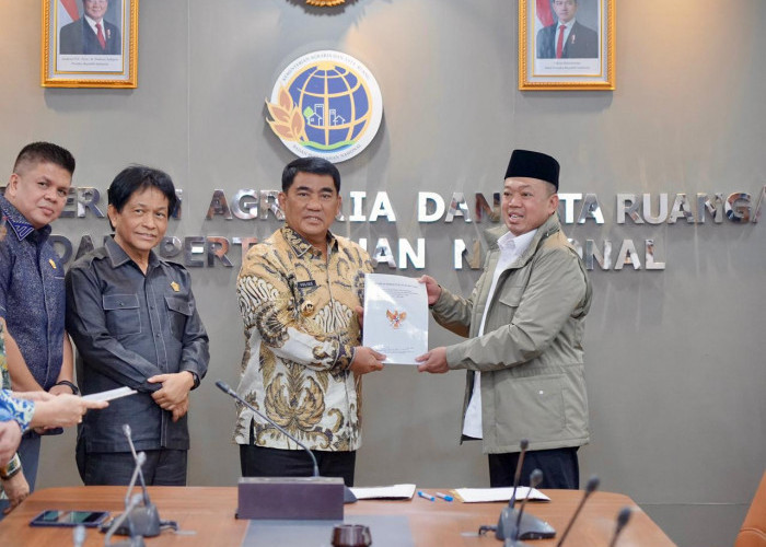 Nusron Serahkan Persub RTRW Sulut 2025-2044, Minta Jadi Acuan Kabupaten/Kota