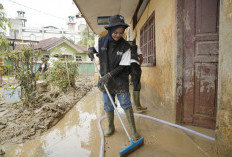 Dukung Pemulihan Pascabencana, Relawan BRI Peduli Terjun Langsung 'Bersih-bersih Sekolah' di Aceh Tamiang