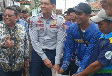 Bupati Lucky Turun ke Lokasi Banjir, Ribuan Paket Sembako Baznas Dibagikan ke Warga Losarang