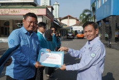 Banggakan UGJ, Hendri Bontot Raih Penghargaan BIN Atas Karya Pengantar Ilmu Politik Di Era Digital