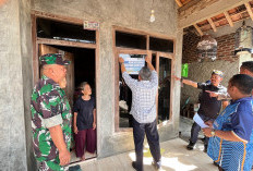 Pemcam Leuwimunding Terapkan Stiker Penerima Bansos untuk Tingkatkan Transparansi