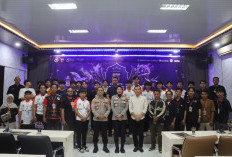 Kapolres Majalengka Serahkan Penghargaan Pemenang Turnamen Mobile Legends Kapolres Cup