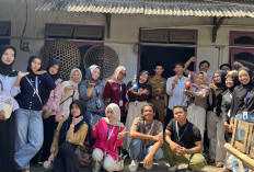 Mahasiswa KKN-T Unma Gali Potensi UMKM Lokal Kecap Sari Kedelai di Desa Paningkiran