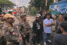 Satpol PP Tertibkan Bangunan Liar di Sepanjang Jalur Provinsi Majalengka-Kadipaten