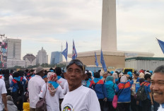 Menang Melawan Jarak: Kisah Ayuk Sulaeman (77) di Lautan Massa Monas Demi Satu Mimpi