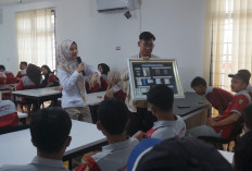 Satgas TMMD 127 Kodim 0617/Majalengka Sosialisasi Bahaya Narkoba dan Judi Online di SMK Karnas Pelajar
