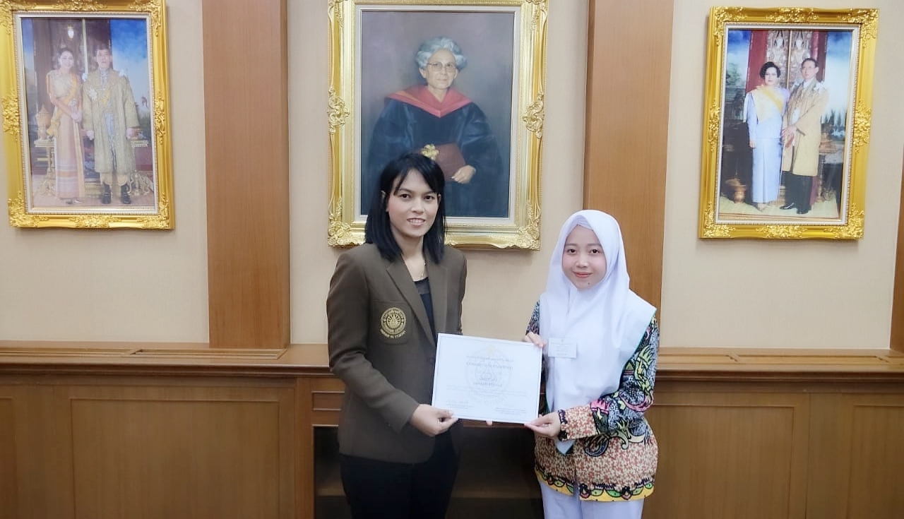 Mahasiswi STIKes YPIB Menimba Ilmu di Thailand