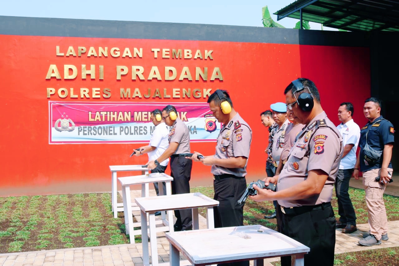 Anggota Polres Majalengka Wajib Ikut Latihan Menembak di Adhi Pradana