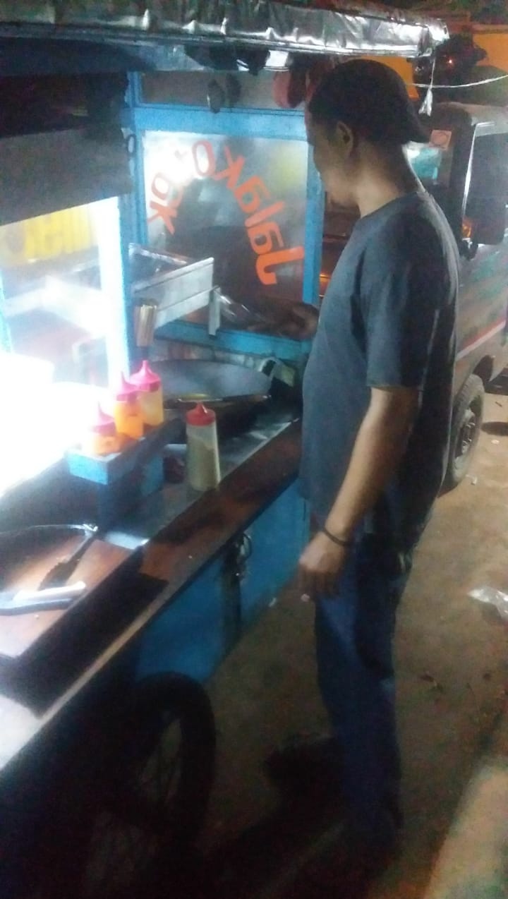 PKL di Bundaran Munjul Raup Omzet Besar