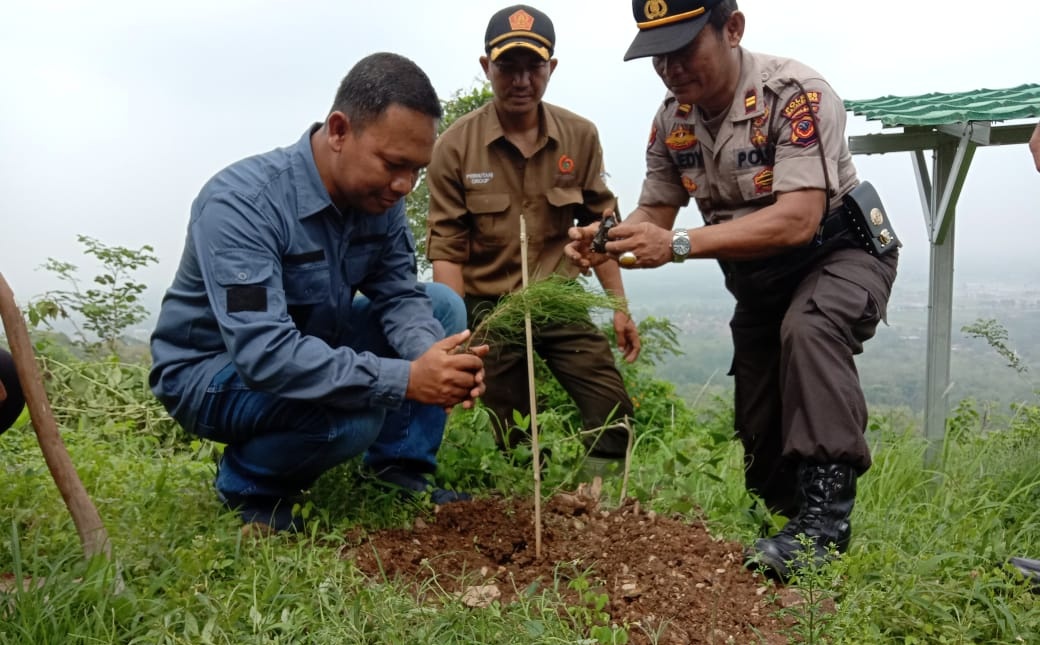 Muspika Leuwimunding Dukung Upaya Penghijauan di Leuwimunding