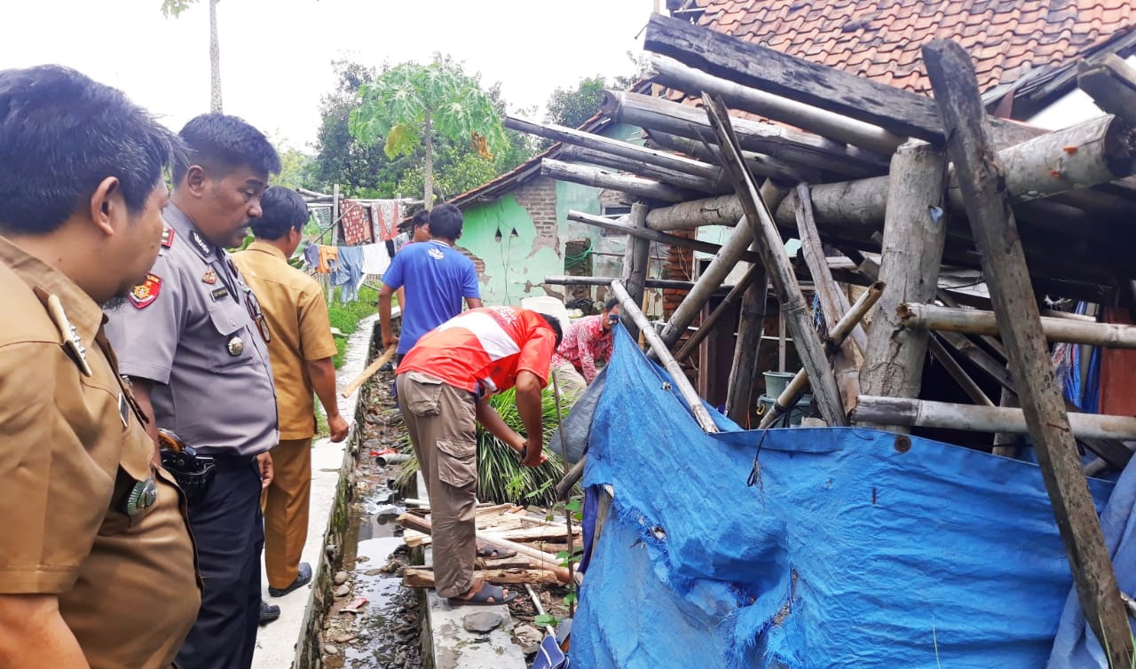 Muspika Bantu Renovasi Rutilahu