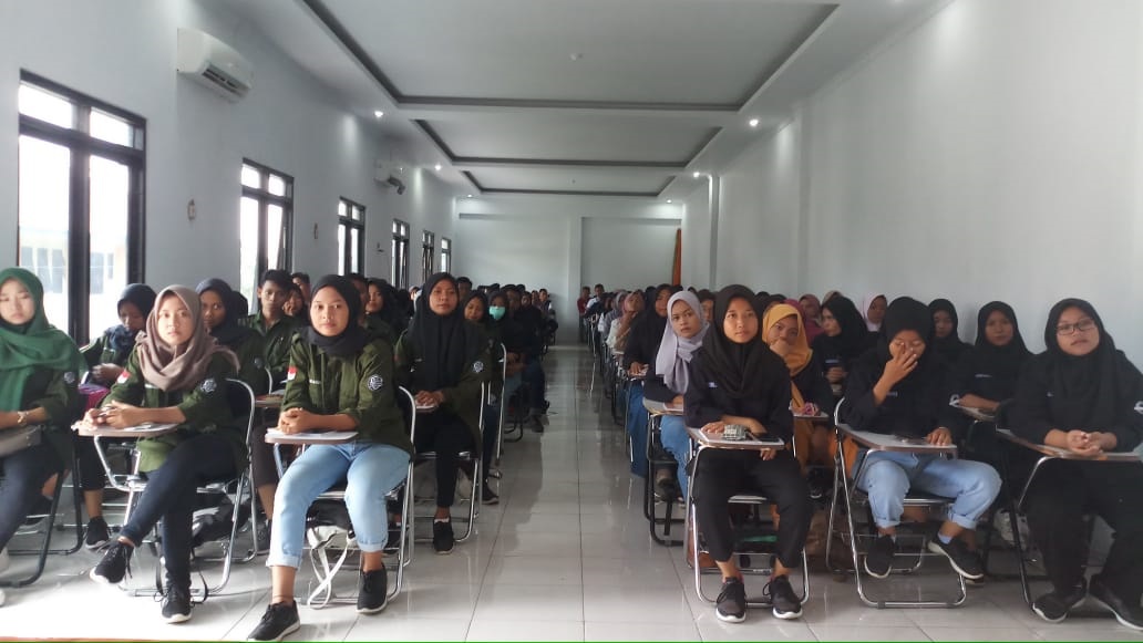 Ratusan Siswa SMA Bedah Soal UN