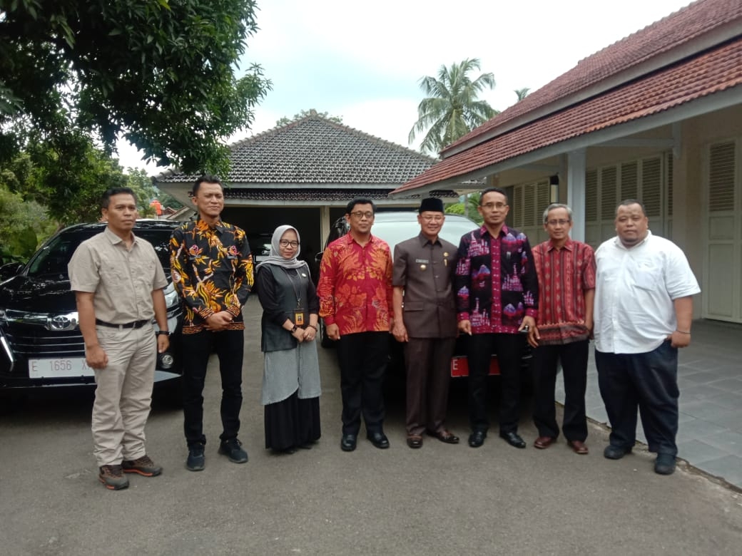 Hibahkan Mobil Operasional ke Bawaslu