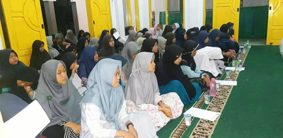 Santri Darul Ma’arif Doa Bersama untuk Gus Sholah