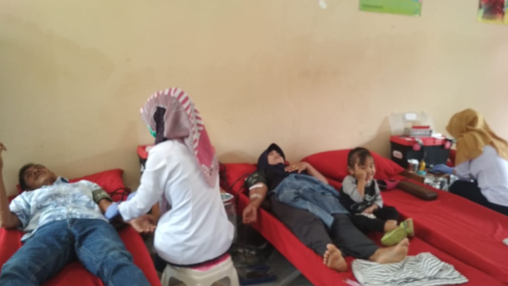 Warga Randegan Antre Donor Darah