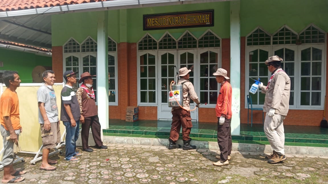 Scout Rescue Majalengka Lakukan Penyemprotan Disinfektan