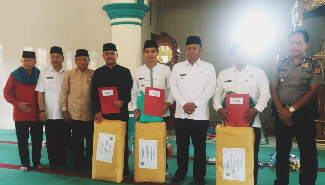 Safari Rajab Bupati dan Wabup Disambut Warga