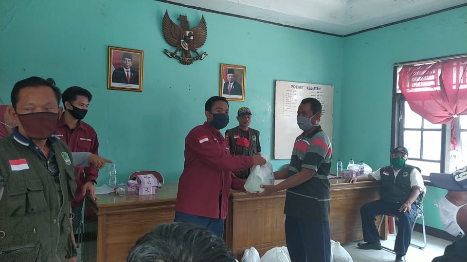 Fakultas Hukum Unma Tebar Paket Sembako