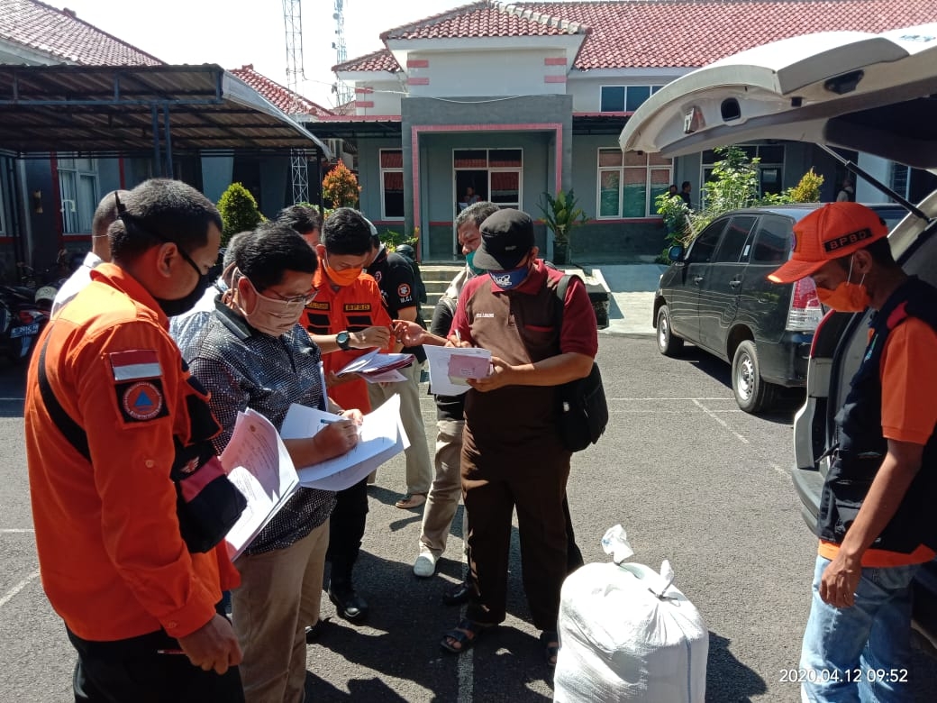 Galang Donasi Sejuta Masker