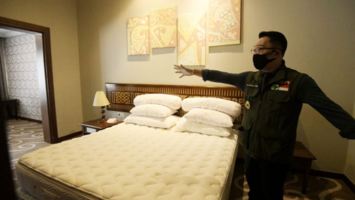Tampung di Hotel Bintang Lima, Gubernur Jabar Sambangi Tenaga Medis Perawat Pasien Covid-19