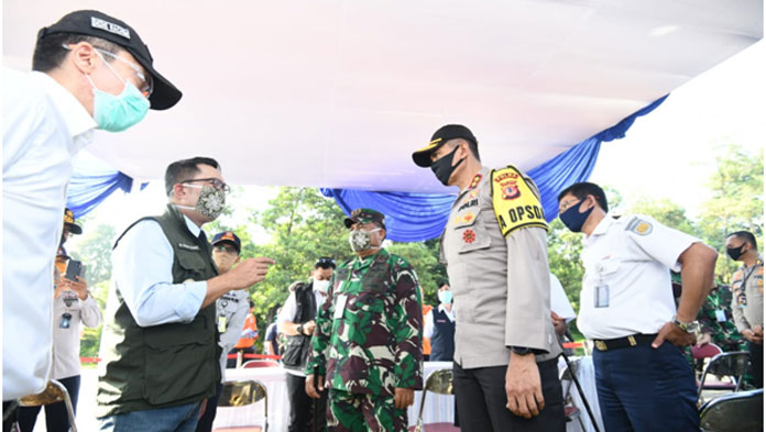 Ridwan Kamil Tinjau Pelaksanaan PSBB Hari Pertama Kota Bogor