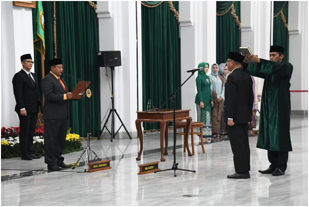 Kang Uu Lantik Kusmana sebagai Kepala Perwakilan BKKBN Jabar