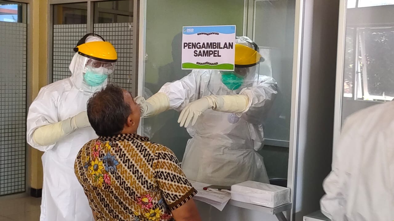 135 Pegawai RSUD Dites Swab