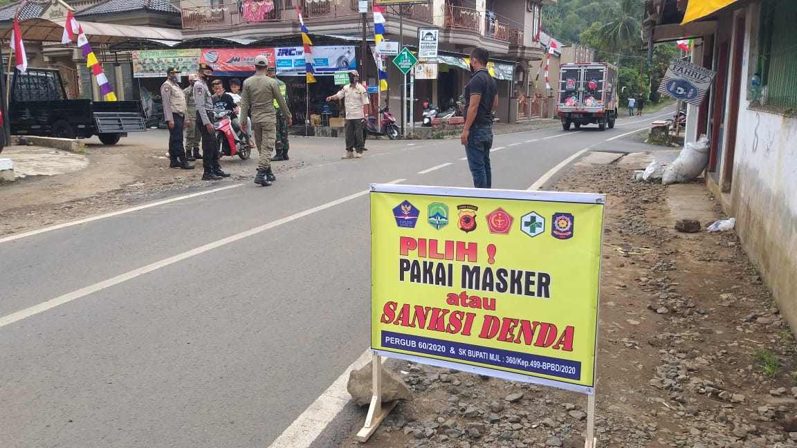 Gugus Tugas Covid-19 Lemahsugih Razia Masker