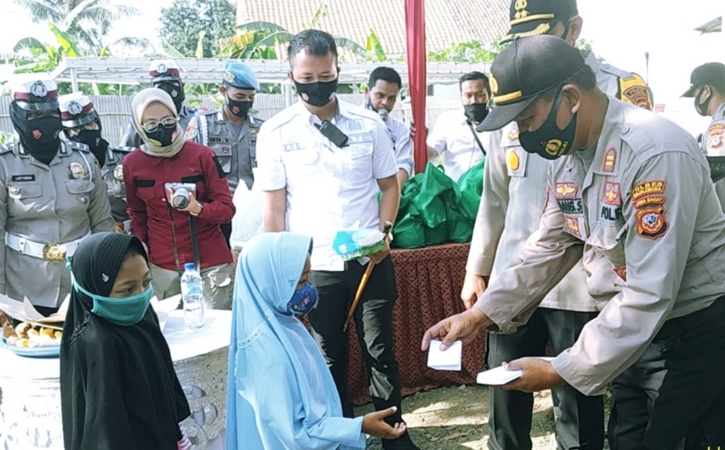 Kapolres Majalengka Santuni Anak Yatim di Ligung