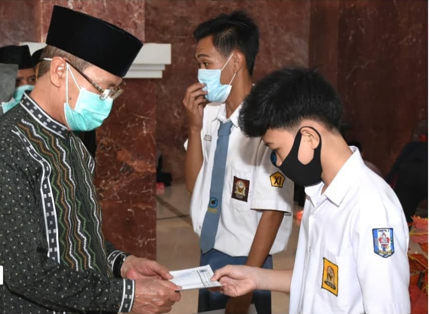 300 Pelajar Terima Bantuan MT Al Imam