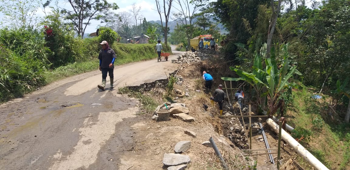 Rusak karena Tanah Labih, PSDA Perbaiki Irigasi