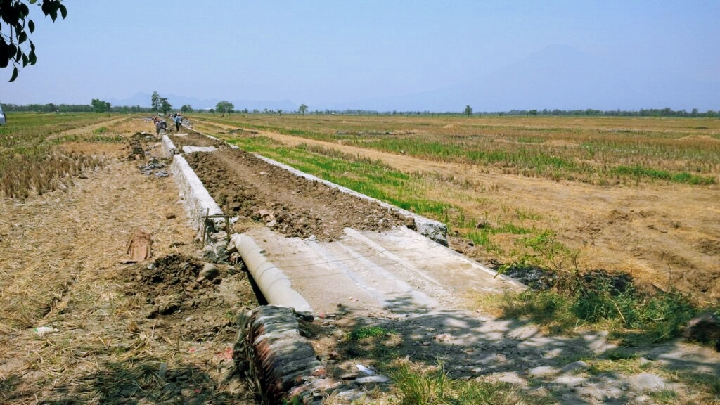 Desa Balida Bangun Jalan 800 Meter