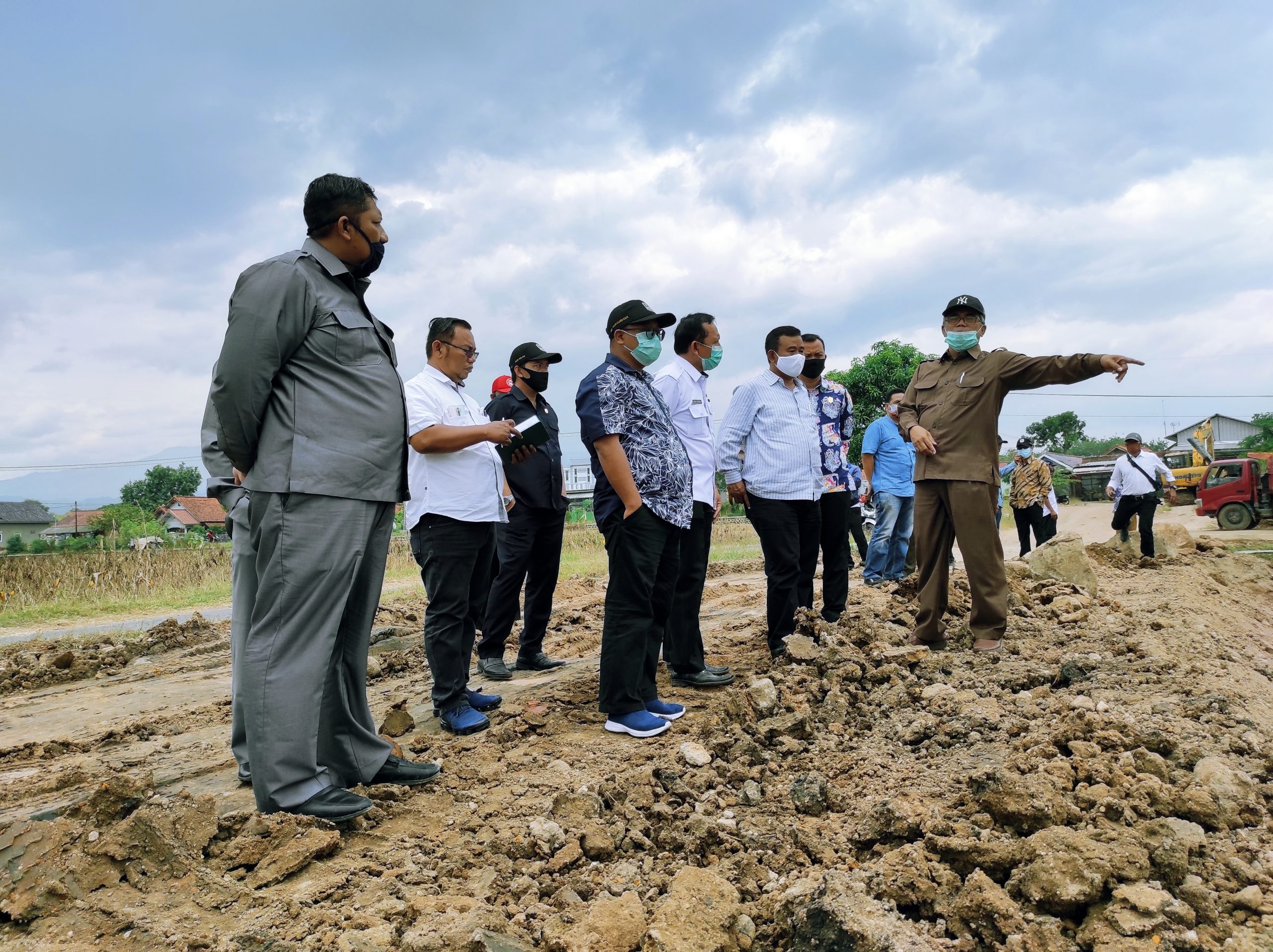 Komisi III Tinjau Pembangunan Jembatan dan Embung