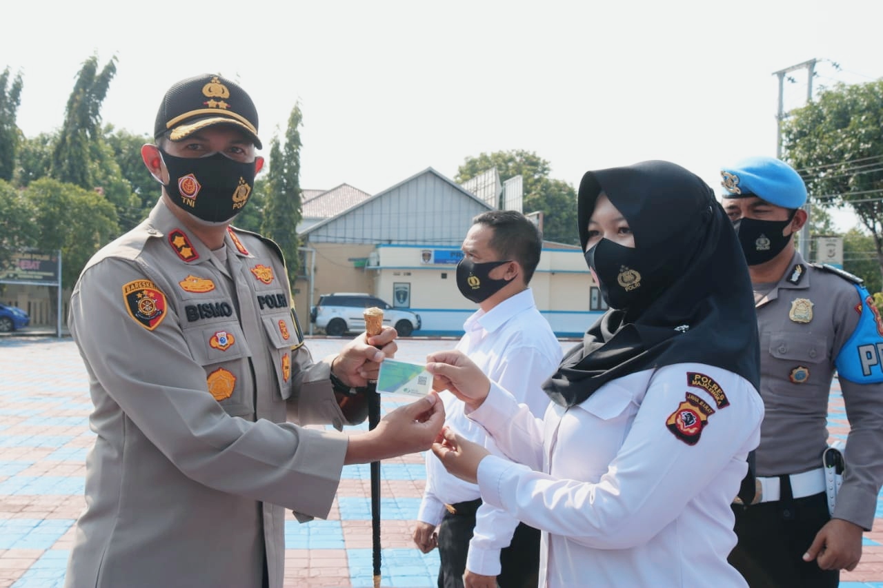 82 PHL Polres Terima Kartu BPJS