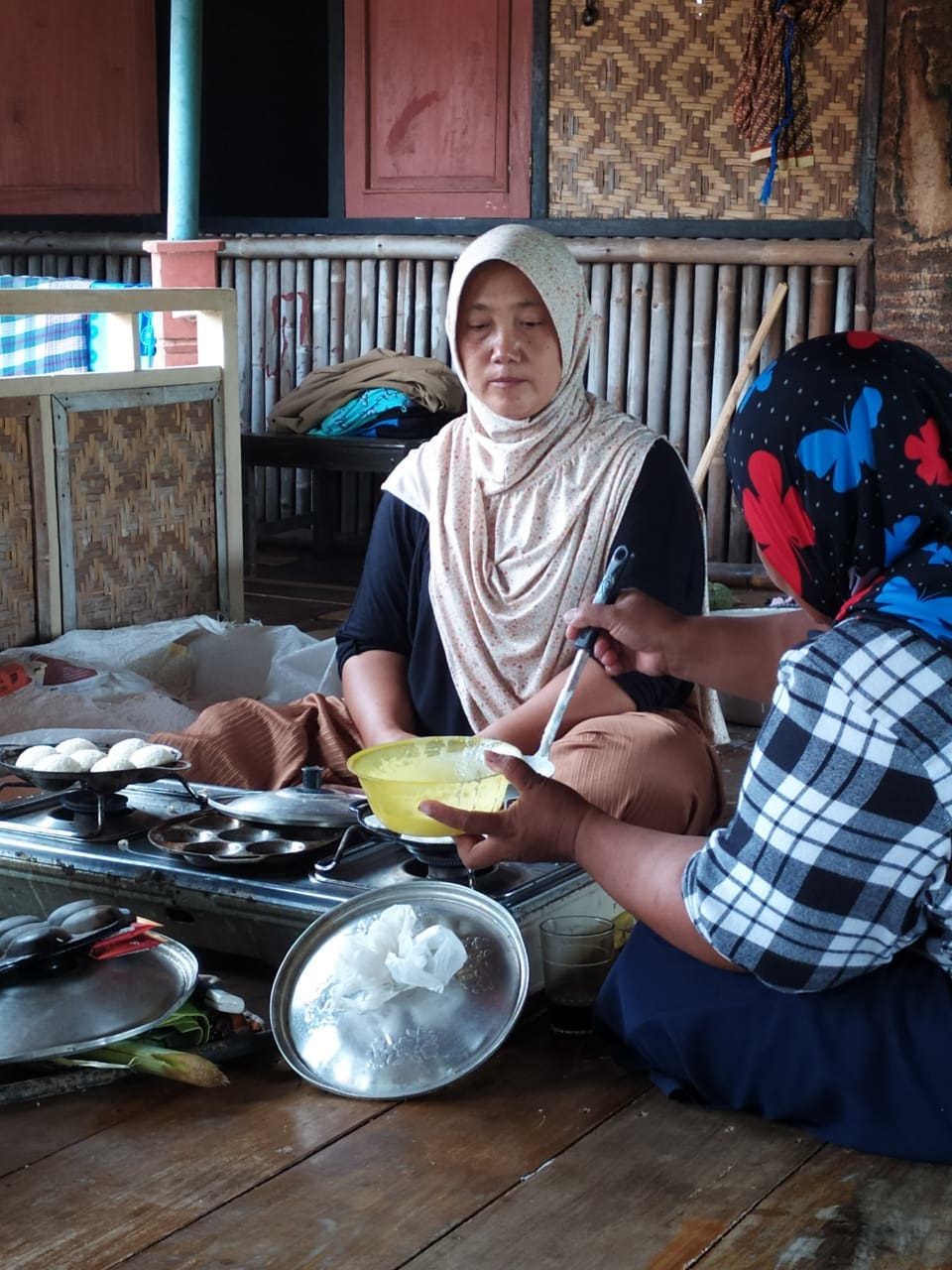 Warga Bantarwaru Hadirkan Festival Apem