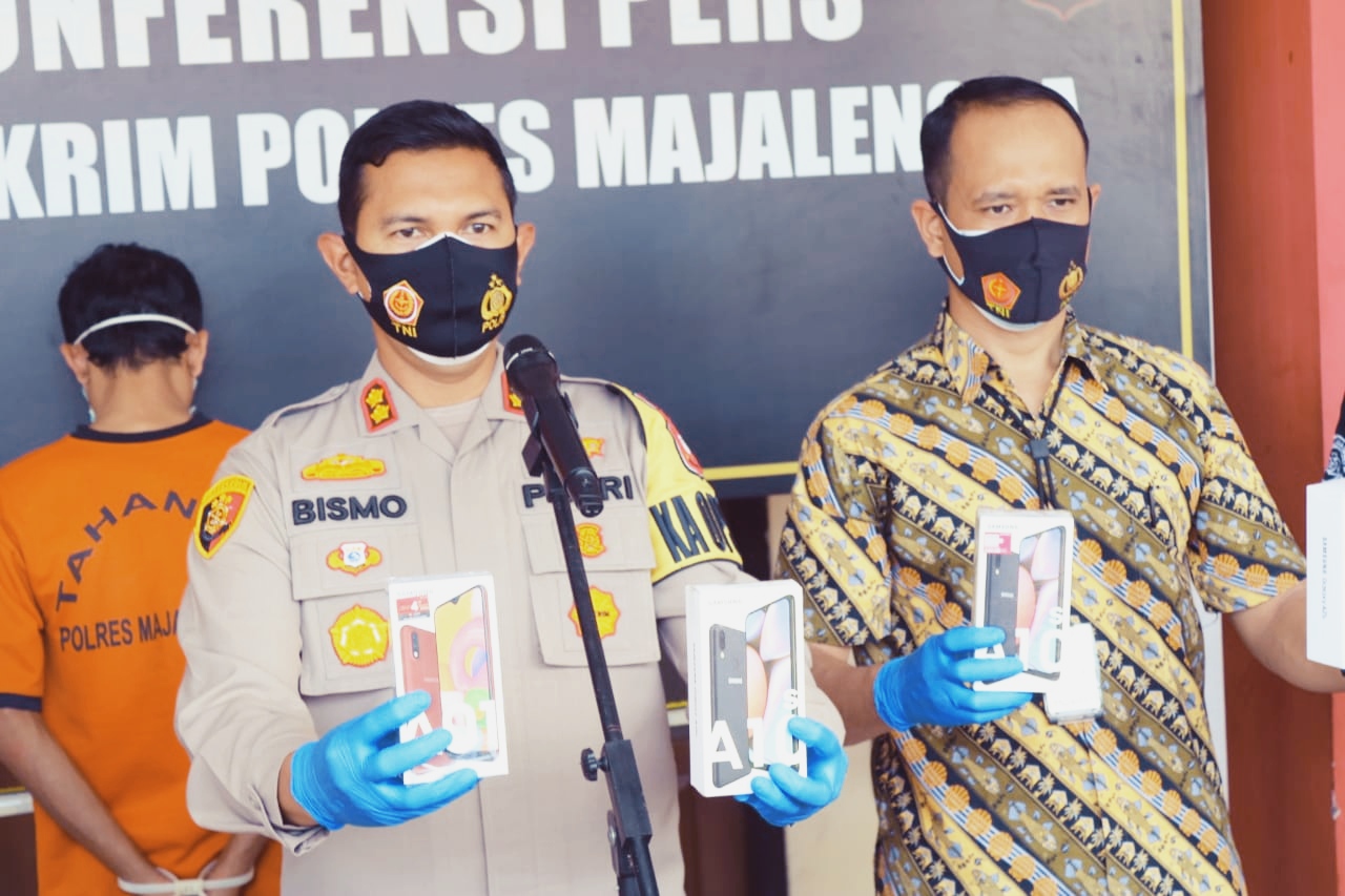 Polisi Sita Belasan Smartphone Curian