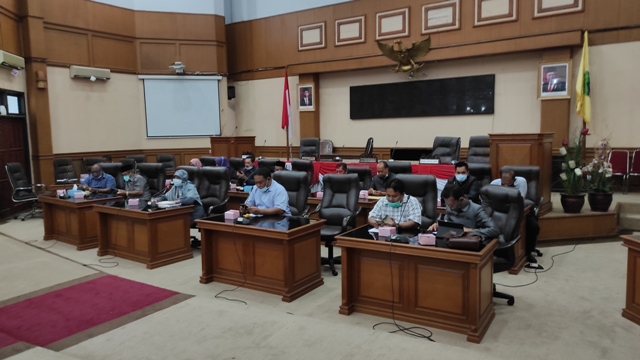 Dewan Minta Pemkab Beli Banyak PCR