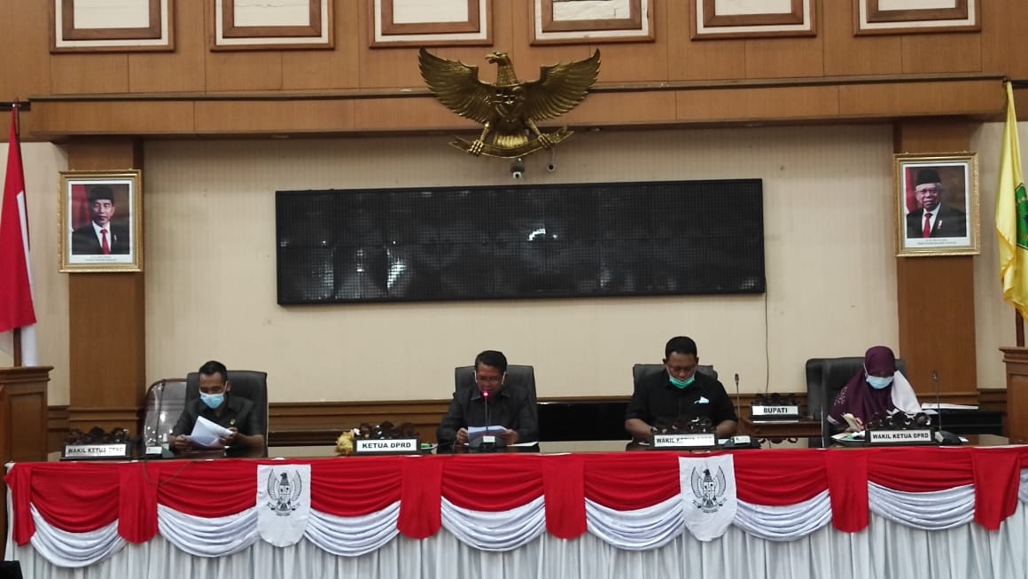 DPRD Gelar Paripurna Panadangan Umum Fraksi Terhadap Raperda Perubahan RPJMD 2018-2023