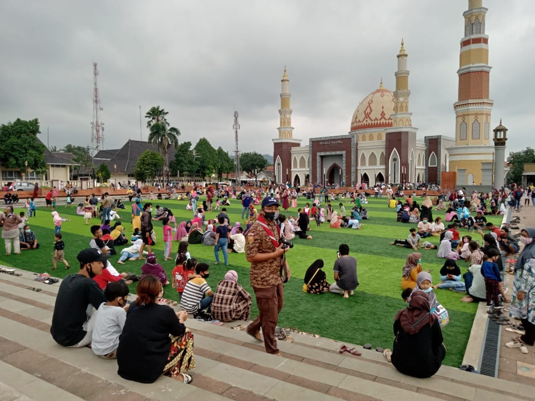 Pengunjung Membeludak, Alun-alun Dibatasi sampai Pukul 18.00