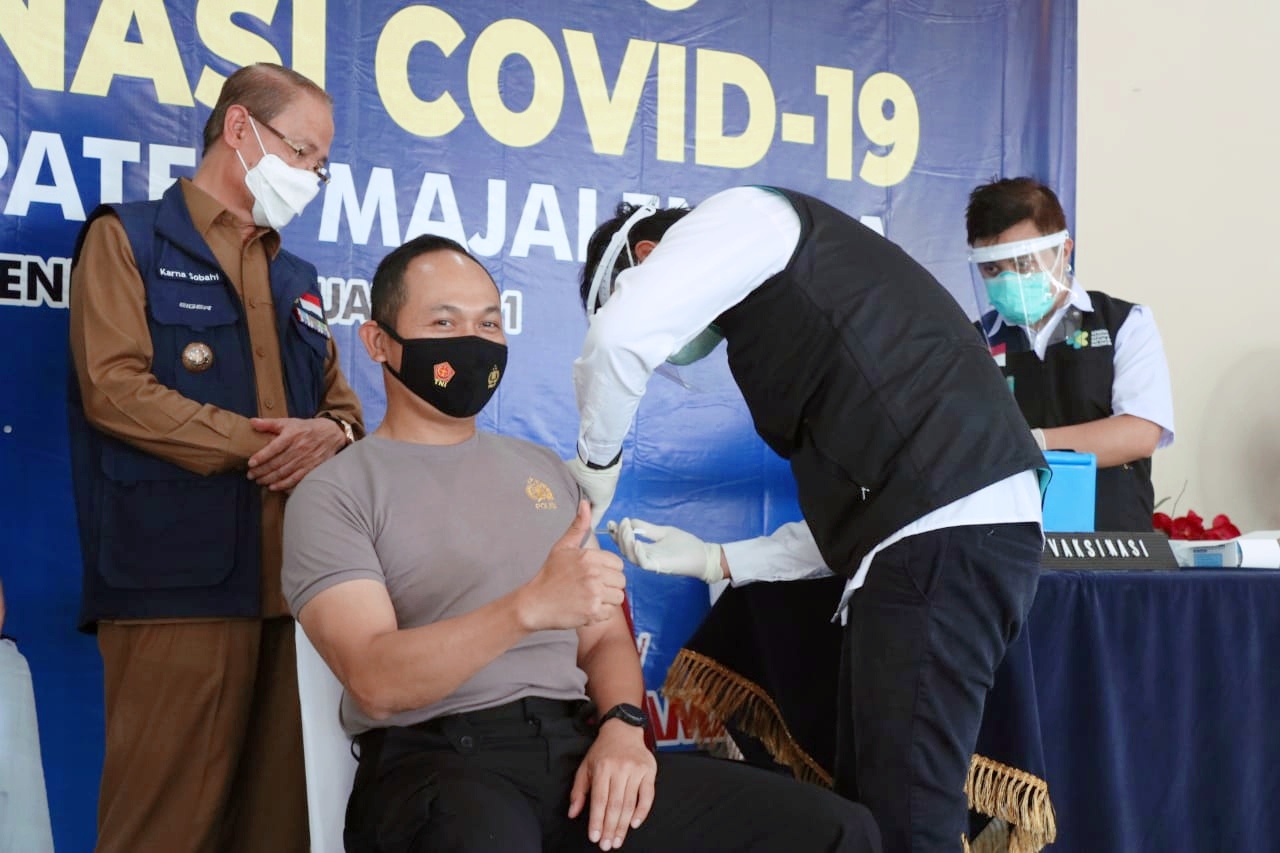 Kapolres dan Dandim Disuntik Vaksin