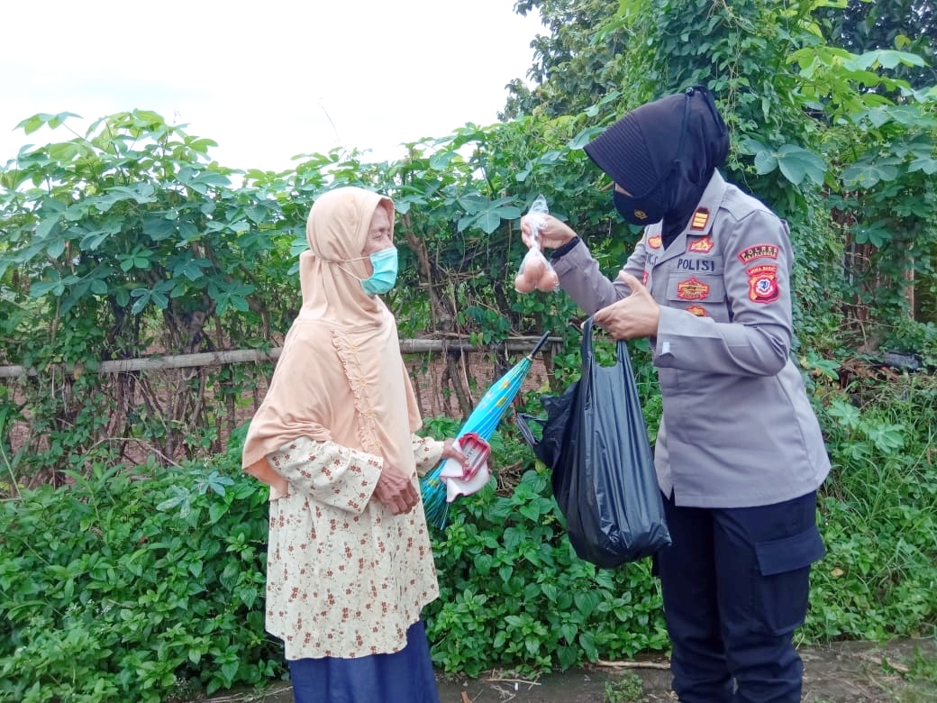 Belanja Cuma-cuma Polsek Cigasong Terus Berjalan